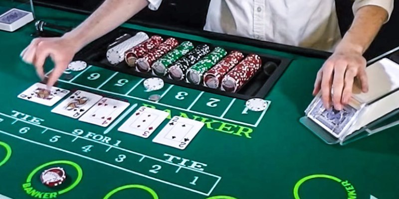 Thế bài Baccarat là gì? Ví dụ chi tiết 